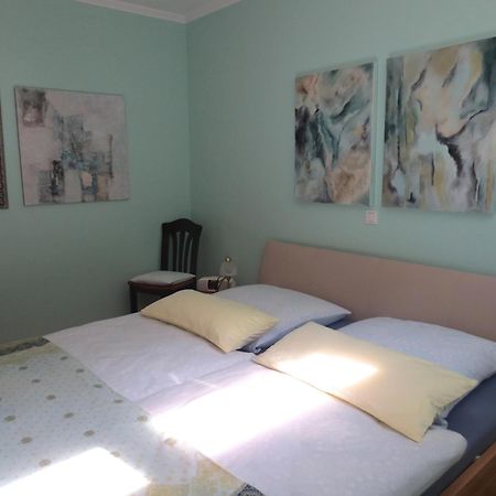 Holiday Flat With Idyllic Garden In Daun Esterno foto
