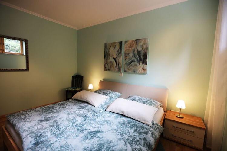 Holiday Flat With Idyllic Garden In Daun Esterno foto